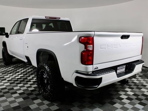 Used 2023 Chevrolet Silverado 2500 LT AWD/4WD image 6