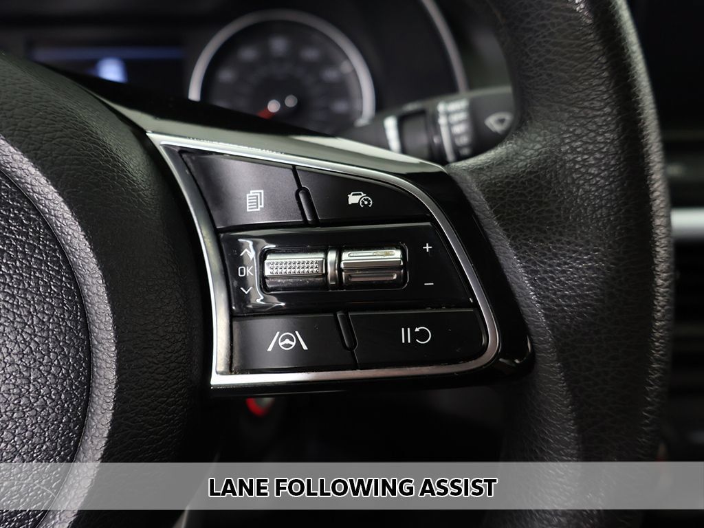 Used 2022 Kia Forte LXS w/ LXS Technology Package FWD image 3