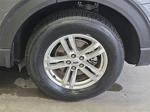 Used 2023 Ford Explorer XLT w/ Equipment Group 202A image 34