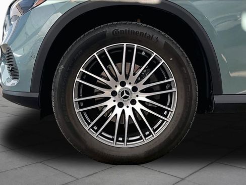 Used 2025 Mercedes-Benz GLC 300 image 11