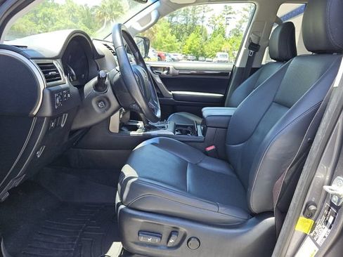 Used 2017 Lexus GX 460 w/ Navigation Package AWD/4WD image 3