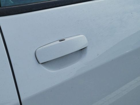 Used 2017 Dodge Challenger GT w/ Technology Group image 9