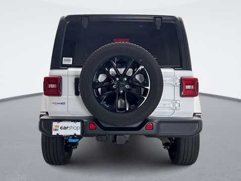 Used 2023 Jeep Wrangler Unlimited Sahara image 4