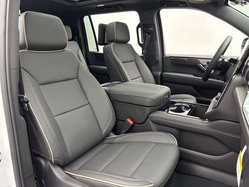 New 2026 GMC Yukon XL Elevation w/ Elevation Premium Package AWD/4WD image 39