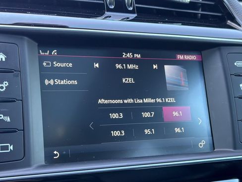 Used 2017 Jaguar F-PACE Prestige AWD/4WD image 18