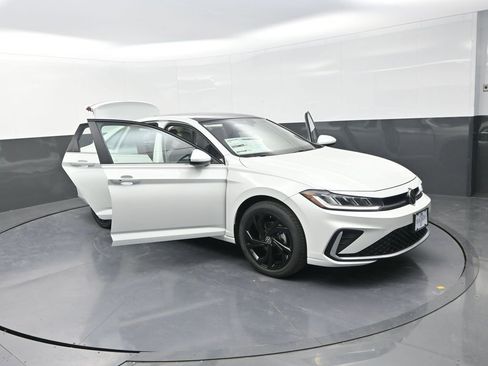 New 2026 Volkswagen Jetta SE image 26