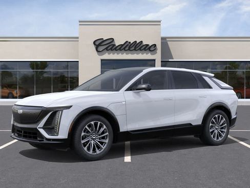 Used 2027 Cadillac Lyriq Sport w/ LPO, Floor Liner Package AWD/4WD image 2