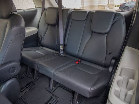 Used 2024 Kia Carnival SX Prestige image 22