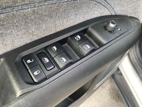Used 2024 Jeep Compass Latitude AWD/4WD image 11