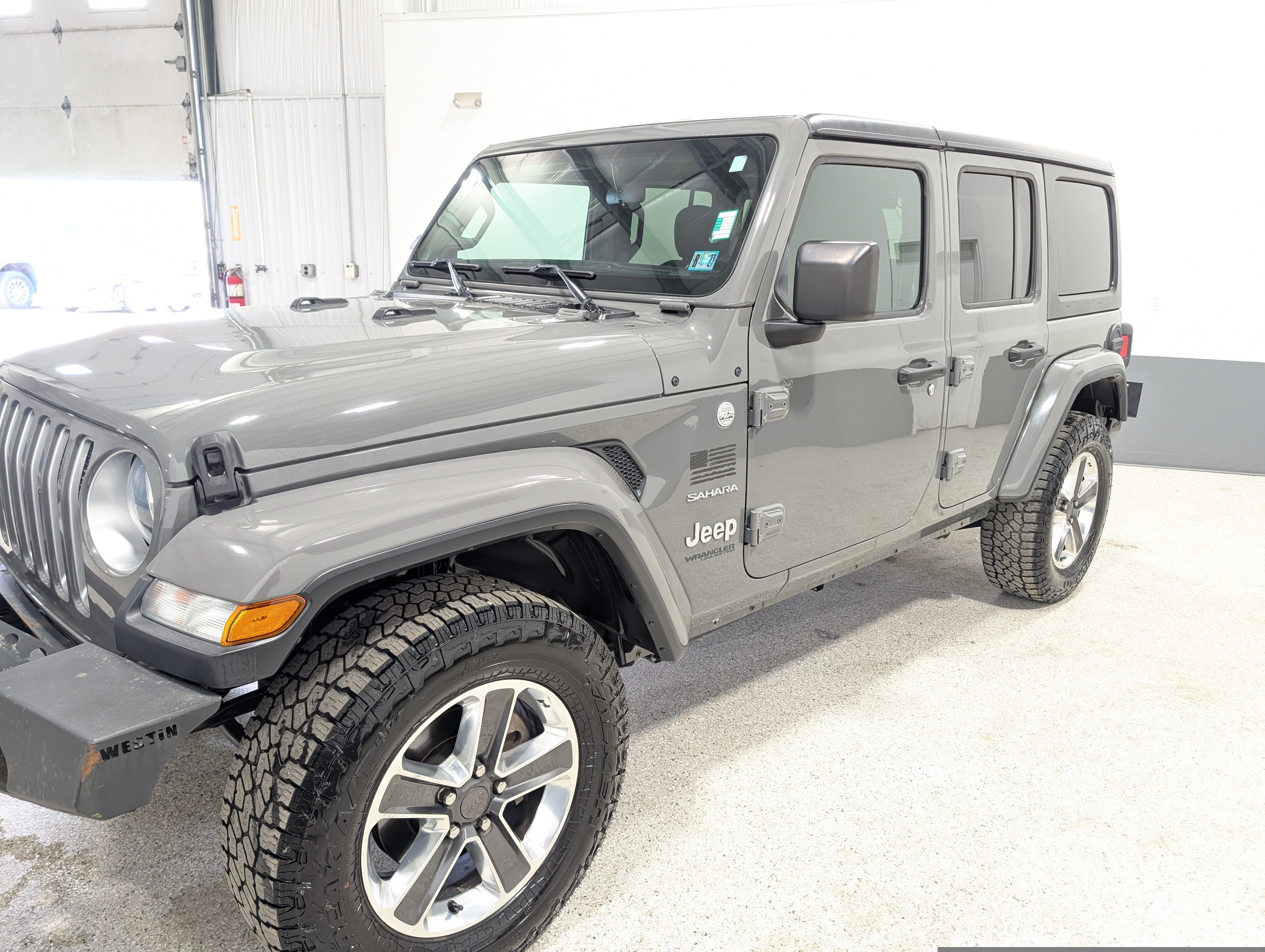 Used 2019 Jeep Wrangler Unlimited Sahara w/ Cold Weather Group AWD/4WD image 7