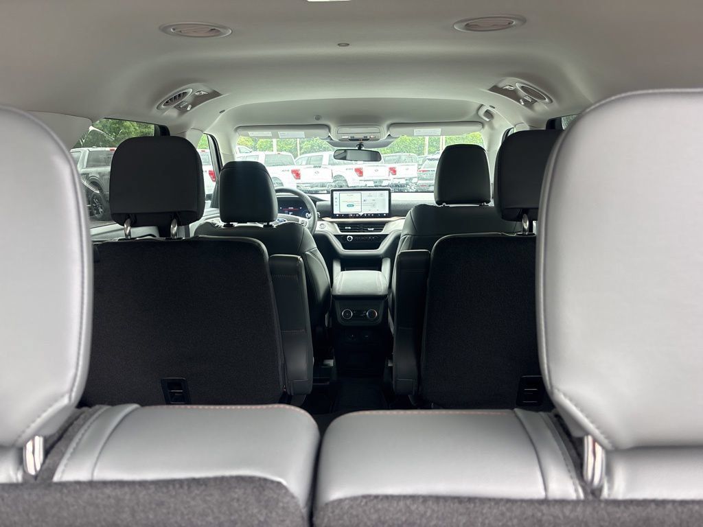New 2026 Ford Explorer Active w/ Active Comfort Package RWD image 13