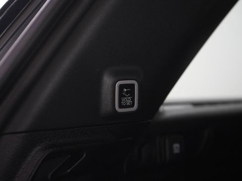 Used 2024 Jeep Grand Cherokee Limited w/ Black Appearance Package AWD/4WD image 19