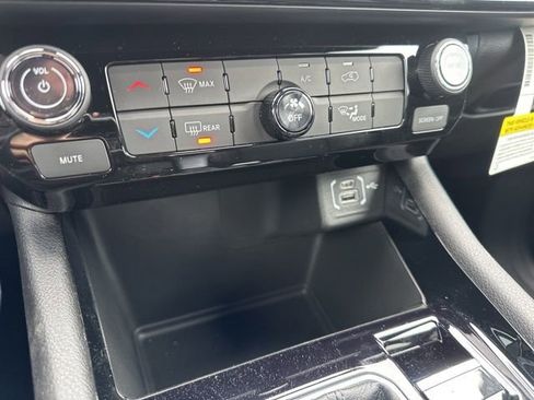 New 2026 Jeep Compass Latitude image 45