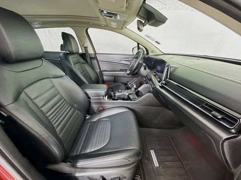 Used 2024 Kia Sportage SX image 29