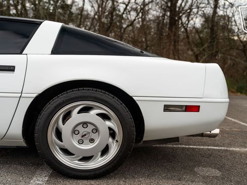 Used 1991 Chevrolet Corvette Coupe image 31