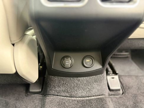 Used 2022 Kia Sorento S w/ Panoramic Sunroof Package FWD image 27