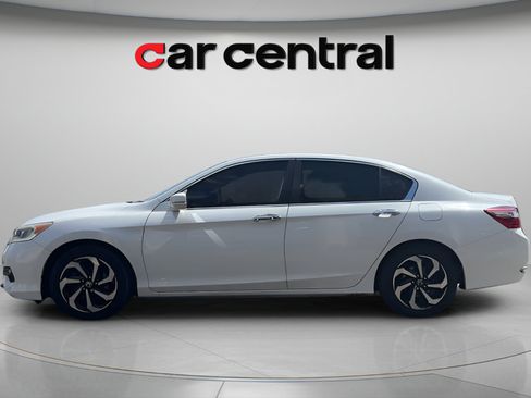 Used 2016 Honda Accord EX image 2