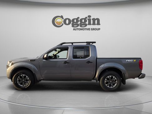 Used 2021 Nissan Frontier PRO-4X w/ Pro-4x Utility Package image 2