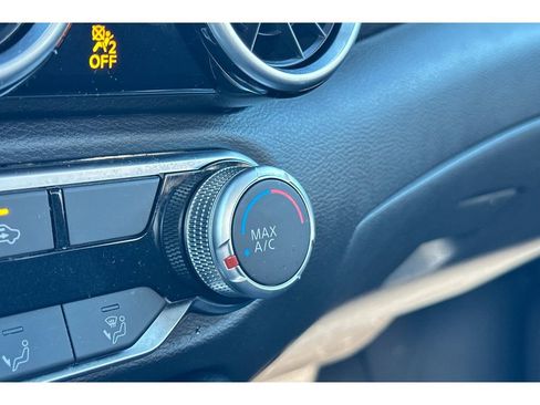 Used 2025 Nissan Sentra SV FWD image 29