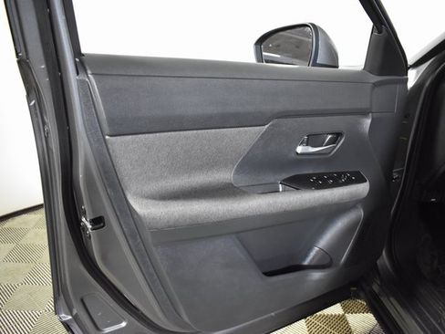 Certified 2025 Nissan Kicks SV image 7