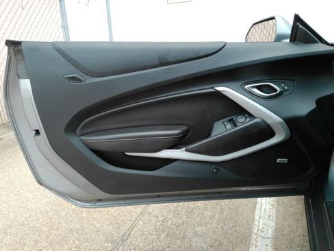 Used 2022 Chevrolet Camaro LT w/ Technology Package RWD image 11