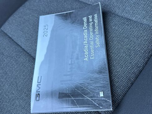 Used 2025 GMC Acadia Elevation image 32