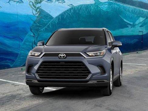 New 2026 Toyota Grand Highlander XLE FWD image 3