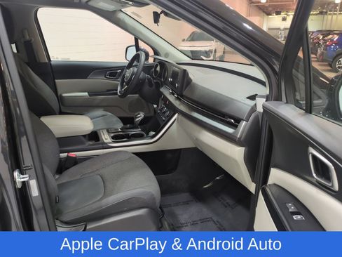 Used 2024 Kia Carnival LX FWD image 9