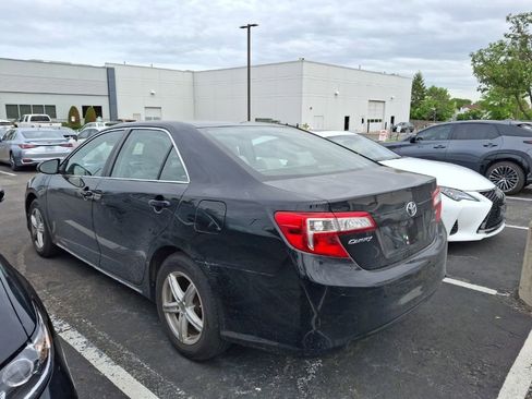 Used 2012 Toyota Camry LE FWD image 2