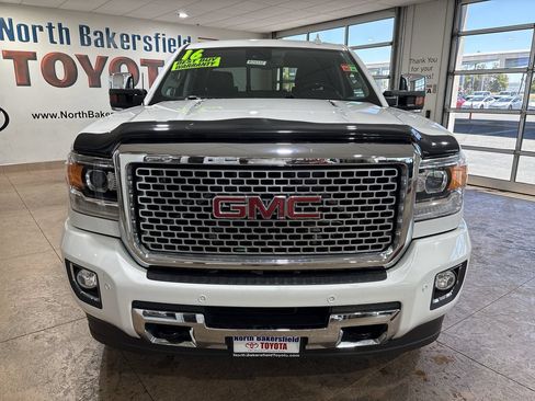 Used 2016 GMC Sierra 2500 Denali w/ Duramax Plus Package AWD/4WD image 5