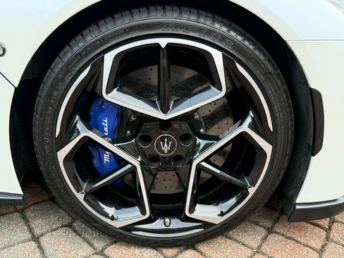 Used 2022 Maserati MC20 Coupe RWD image 27