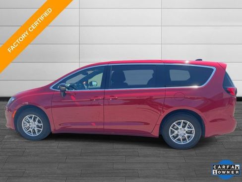 Used 2025 Chrysler Voyager LX FWD image 7