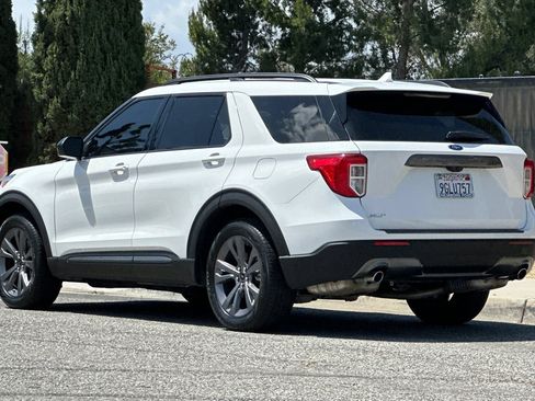 Used 2023 Ford Explorer XLT w/ Equipment Group 202A RWD image 6