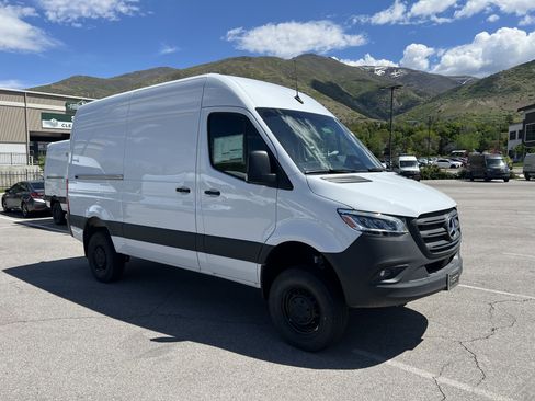 New 2025 Mercedes-Benz Sprinter 2500 image 2