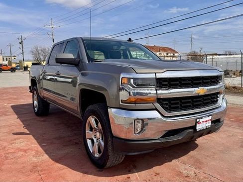 Used 2017 Chevrolet Silverado 1500 LT w/ All Star Edition image 3