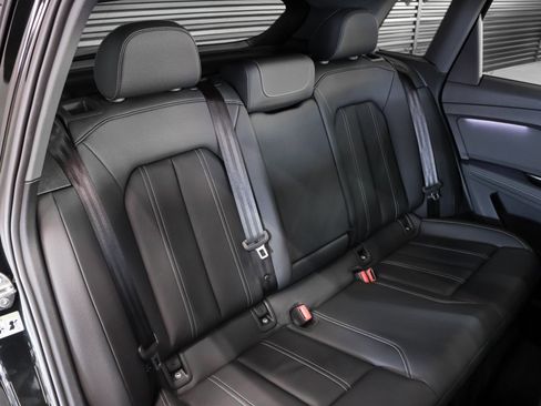 Certified 2024 Audi Q4 e-tron Premium Plus w/ Premium Plus image 10