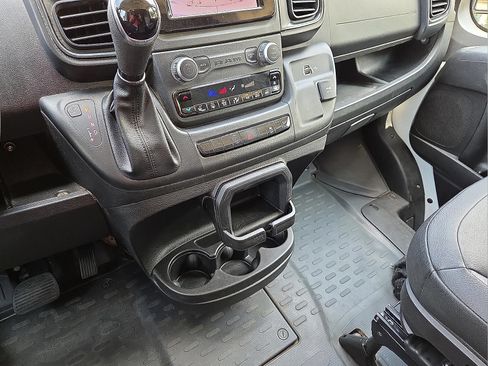 Used 2025 RAM ProMaster 2500 w/ Convenience Group FWD image 25