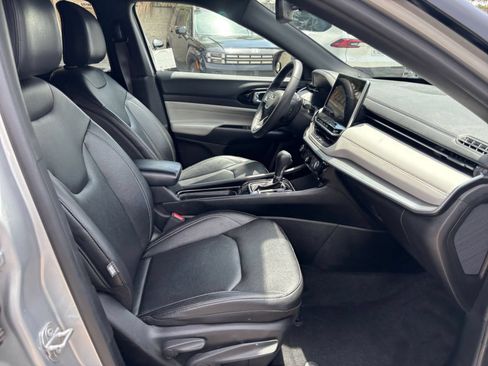 Used 2025 Jeep Compass Limited AWD/4WD image 37