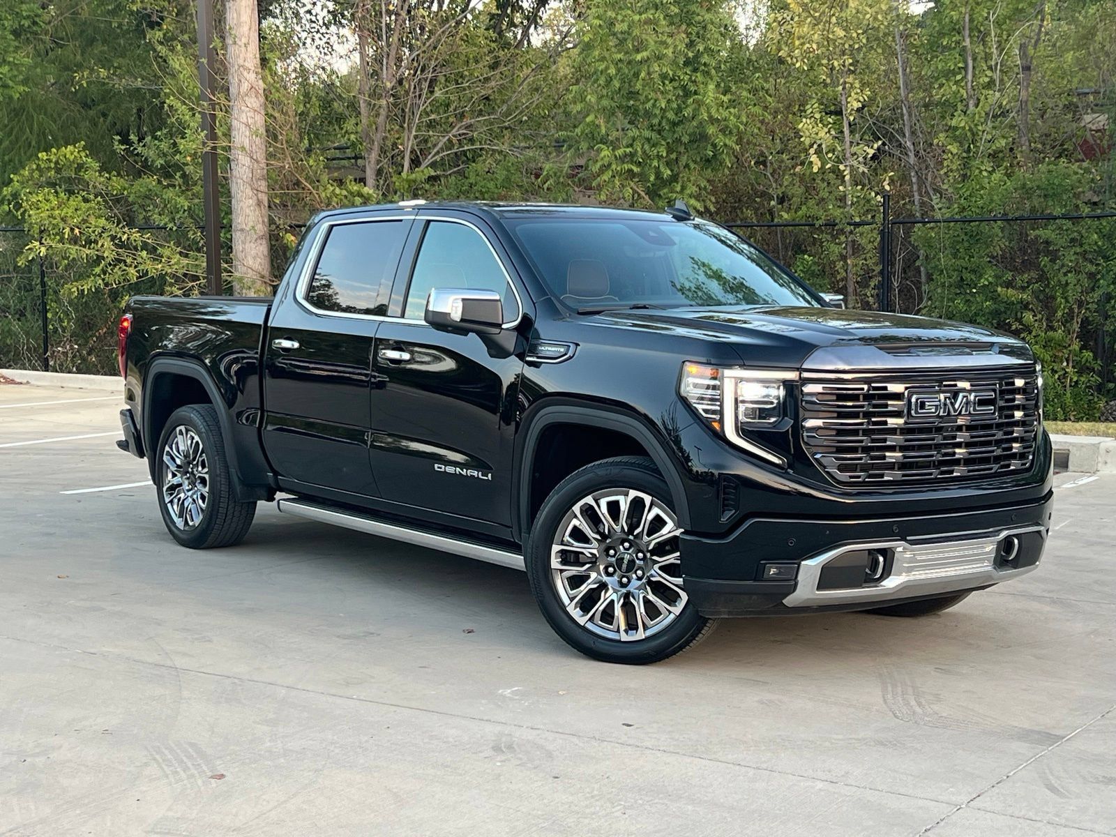 Used 2024 GMC Sierra 1500 Denali Ultimate AWD/4WD image 1