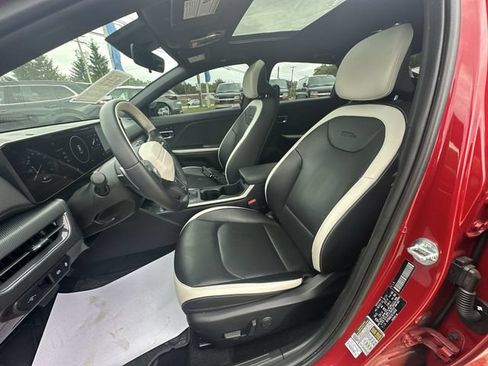 Used 2025 Kia K4 GT-Line w/ GT-Line Premium Package FWD image 23