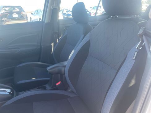 Used 2025 Nissan Versa SV image 36