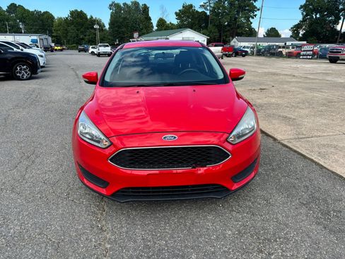 Used 2017 Ford Focus SE FWD image 8
