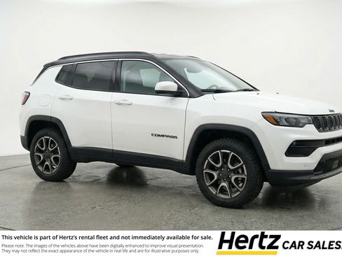 Used 2025 Jeep Compass Trailhawk image 1