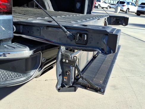 Used 2022 GMC Sierra 1500 SLT w/ SLT Premium Plus Package image 12