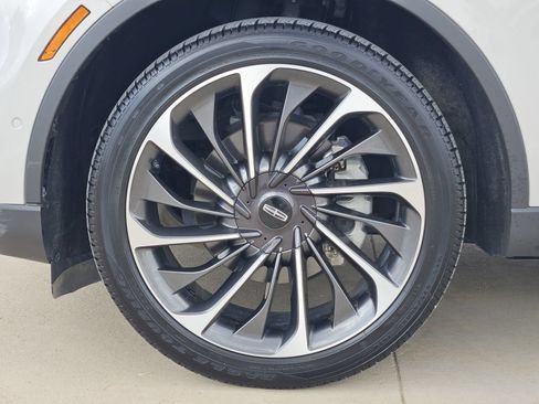 Used 2024 Lincoln Aviator Reserve w/ Equipment Group 201A RWD image 12