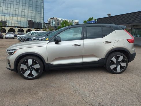 Used 2023 Volvo XC40 Recharge Plus AWD/4WD image 4