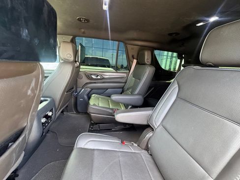 Used 2024 GMC Yukon Denali w/ Advanced Technology Package RWD image 3
