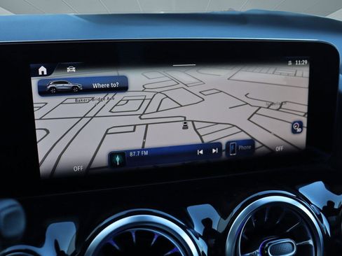 Used 2025 Mercedes-Benz GLA 250 image 41