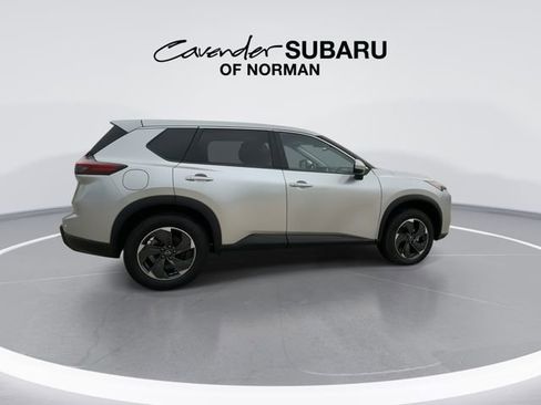 Used 2024 Nissan Rogue SV AWD/4WD image 9