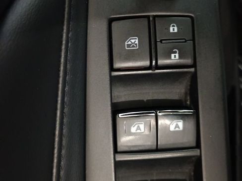 Used 2019 Toyota Avalon XLE w/ Moonroof Package image 15